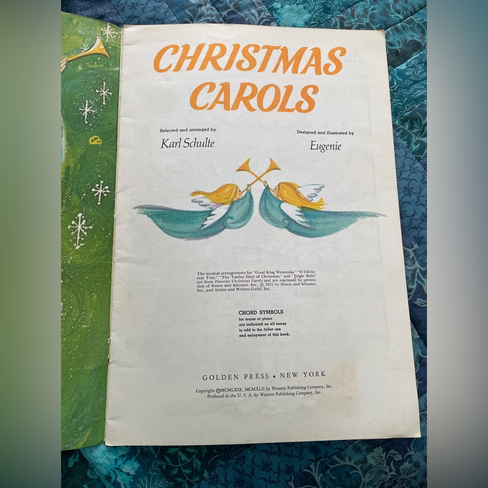 Vintage Christmas Piano Music 4 Books - Picture 3 of 7